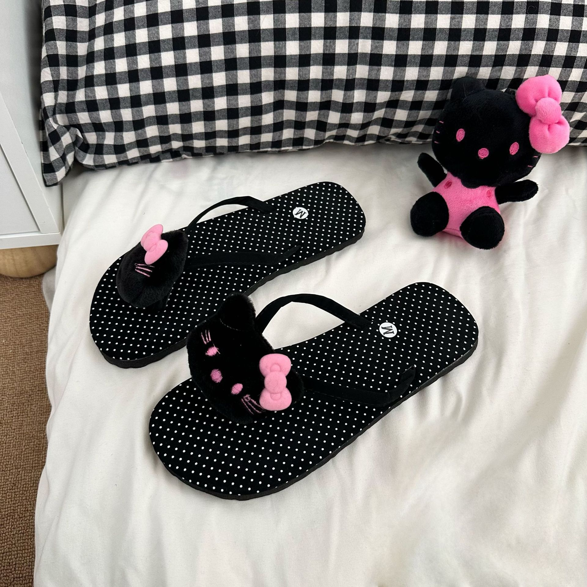 Hello Kitty Cartoon Flip-flops – обзор и цена Summer Clothing Bundle